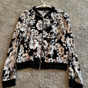 size medium black and white flower jacket from love culture